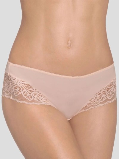 FIGI TRIUMPH AMOURETTE SPOTLIGHT