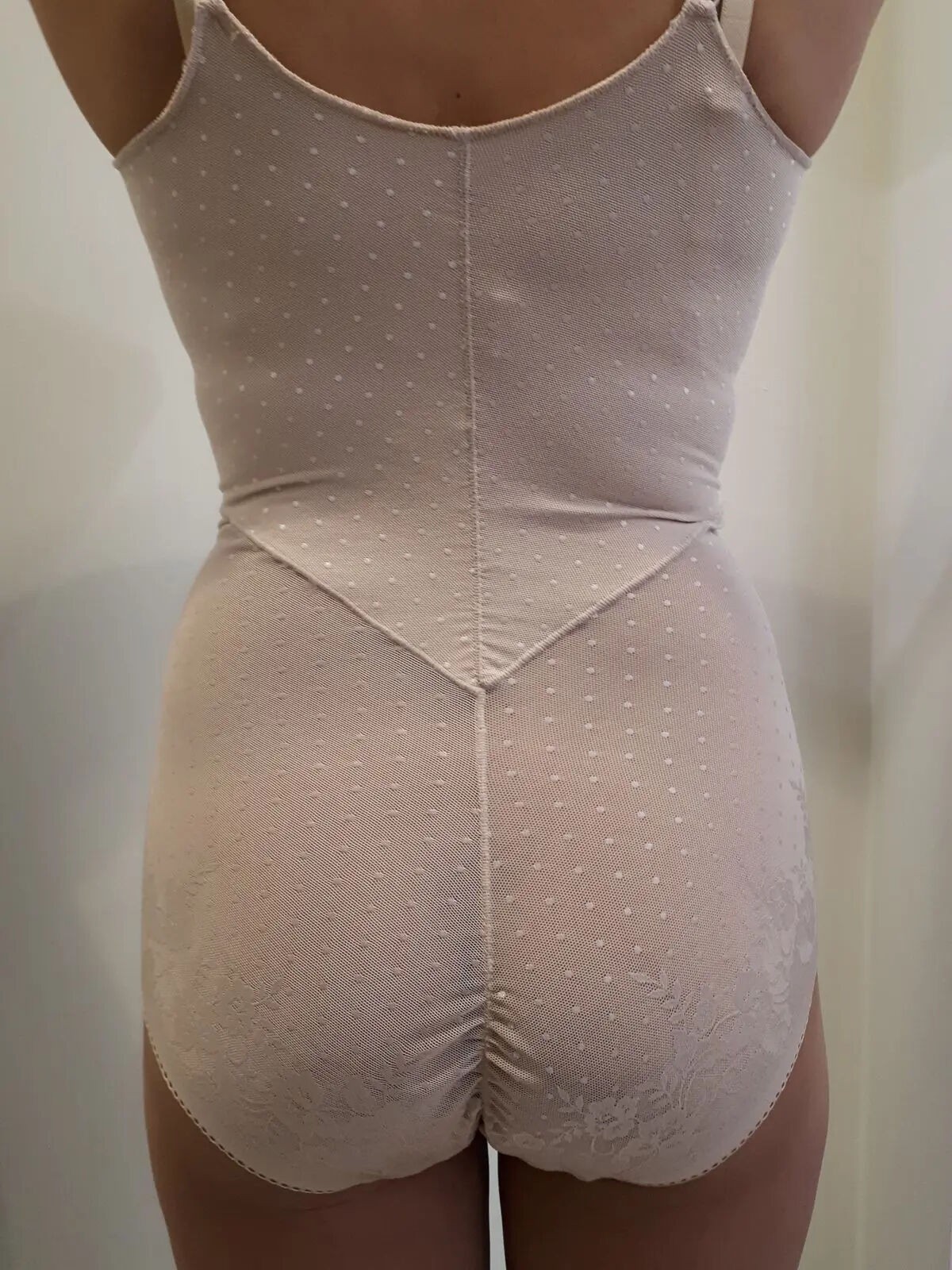 BODY JANIRA SECRETS FIGURE 1045233