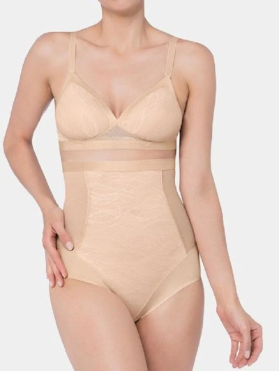 KALHOTKY TRIUMPH AIRY SENSATION HIGHWAIST PANTY 01 MODELUJÍCÍ