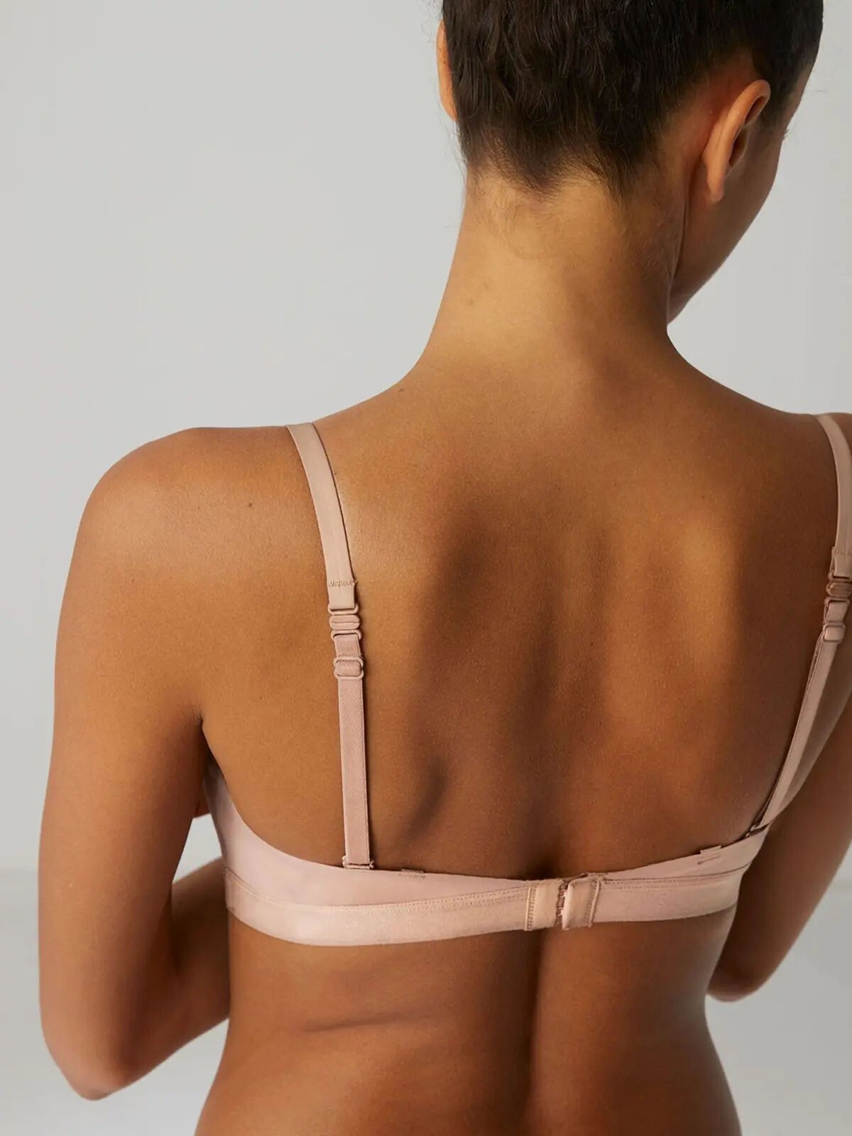 BIUSTONOSZ SIMONE PERELE ESSENTIEL 13V253