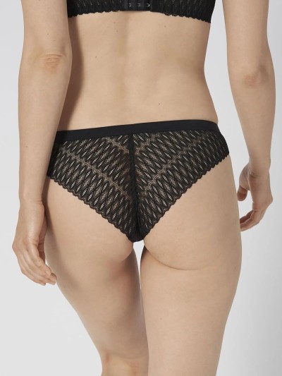 FIGI TRIUMPH AURA SPOTLIGHT BRAZILIAN