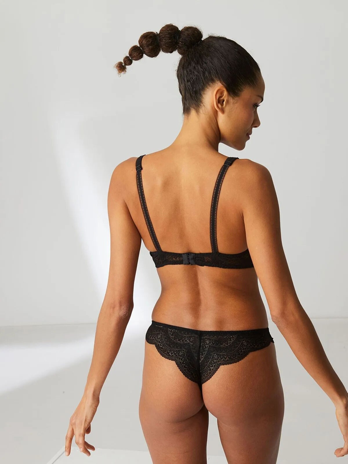 BIUSTONOSZ SIMONE PERELE KARMA 12V250
