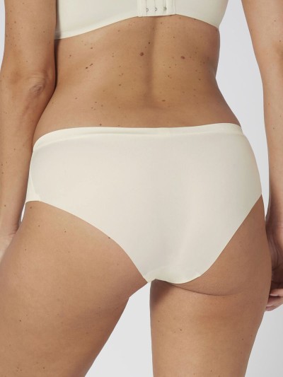 FIGI TRIUMPH BODY MAKE-UP SOFT TOUCH HIPSTER