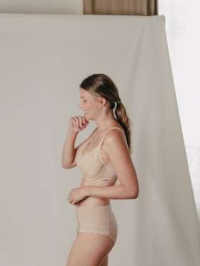 BIUSTONOSZ MAISON LEJABY GABY 13837