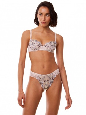 FIGI TRIUMPH SENSUAL SPOTLIGHT VYSOKÝ BRAZILSKÝ