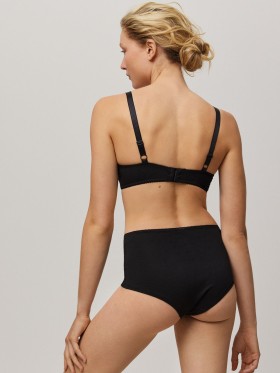 KALHOTKY YSABEL MORA 10075