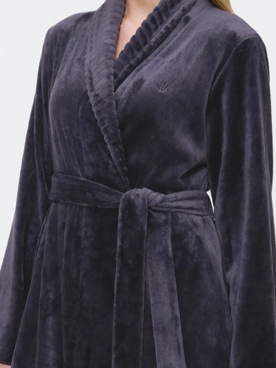 SZLAFROK TRIUMPH ROBES FLEECE ROBE 01