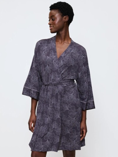 SZLAFROK TRIUMPH AURA SPOTLIGHT ROBE 01