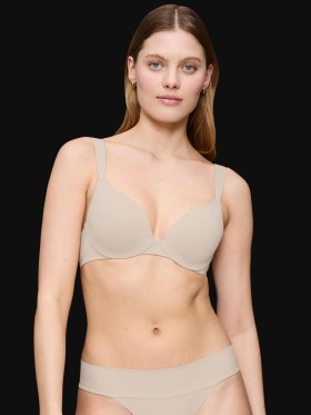 PODPRSENKA TRIUMPH BODY MAKE-UP ILLUSION WP EX