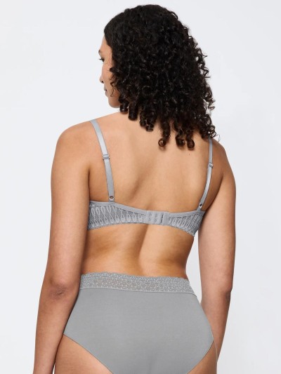 BIUSTONOSZ TRIUMPH AURA SPOTLIGHT T WHP