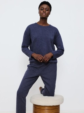 TRIUMPH COZY COMFORT TOP QUILTED SWEATSHIRT