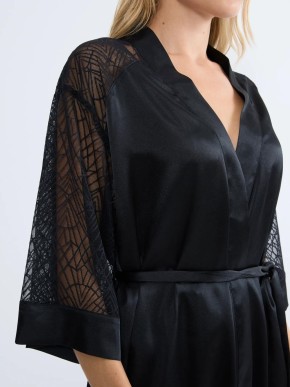 TRIUMPH A WEEKEND TO REMEMBER ROBE
