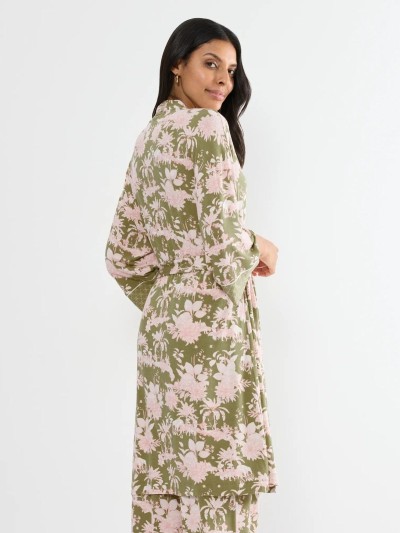 SZLAFROK TRIUMPH AURA SPOTLIGHT ROBE 01