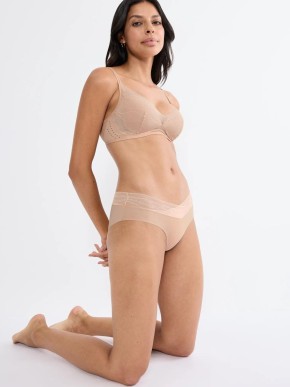 FIGI TRIUMPH BREATHE & LIFT SMATR HIPSTER