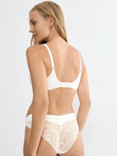 BIUSTONOSZ TRIUMPH BODY MAKE-UP ILLUSION LACE WP