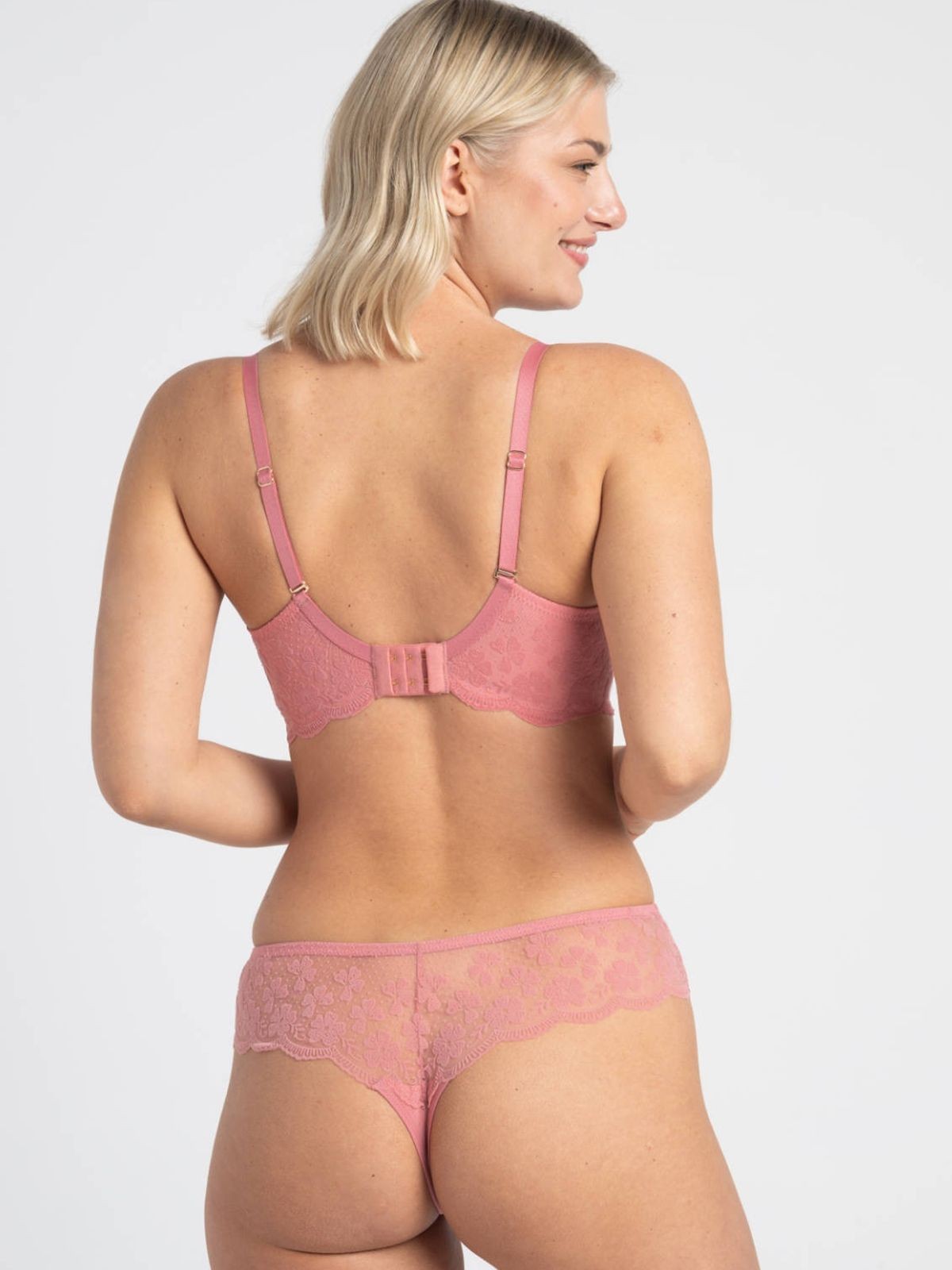 BIUSTONOSZ SAMANTA ROSE A123