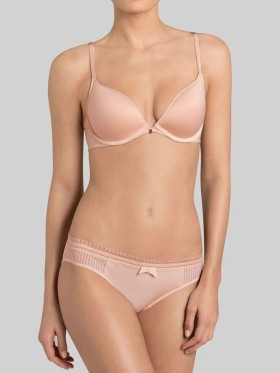 BIUSTONOSZ TRIUMPH BODY MAKE-UP ESSENTIALS WHU