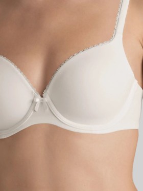 PODPRSENKA TRIUMPH PERFECTLY SOFT WHP