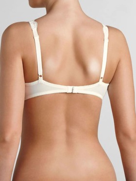 PODPRSENKA TRIUMPH AMOURETTE 300 WHP